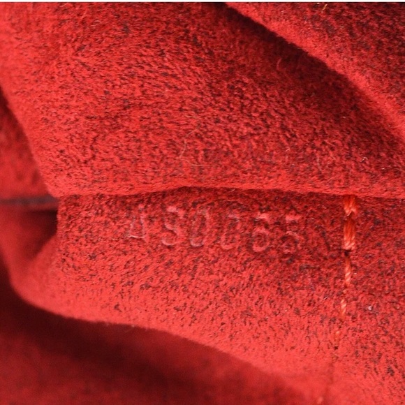 LOUIS VUITTON Croissant PM Mini Bag - Picture 3 of 14